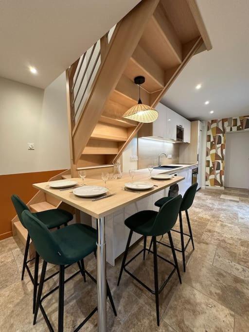 Maison Avec Cour Interieure Суяк Екстериор снимка