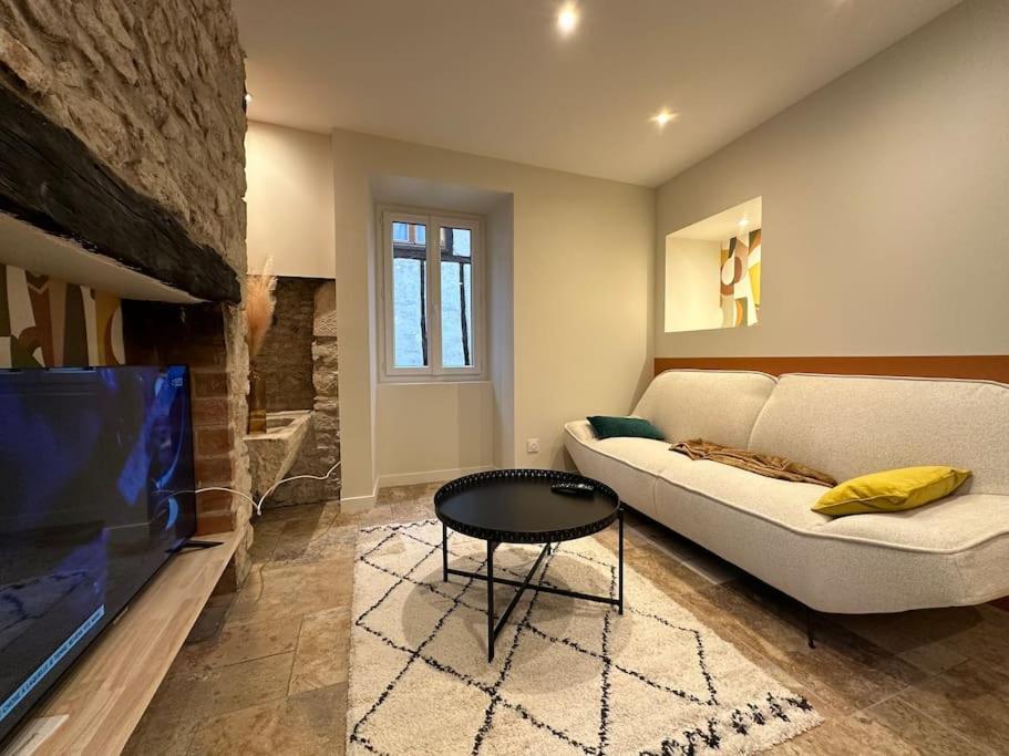 Maison Avec Cour Interieure Суяк Екстериор снимка